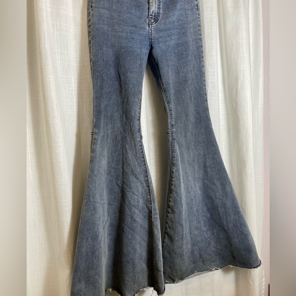 Free people bellbottoms size 27 - Picture 2 of 5